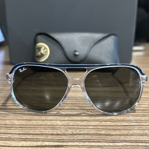 Almost bran new. No scratches.